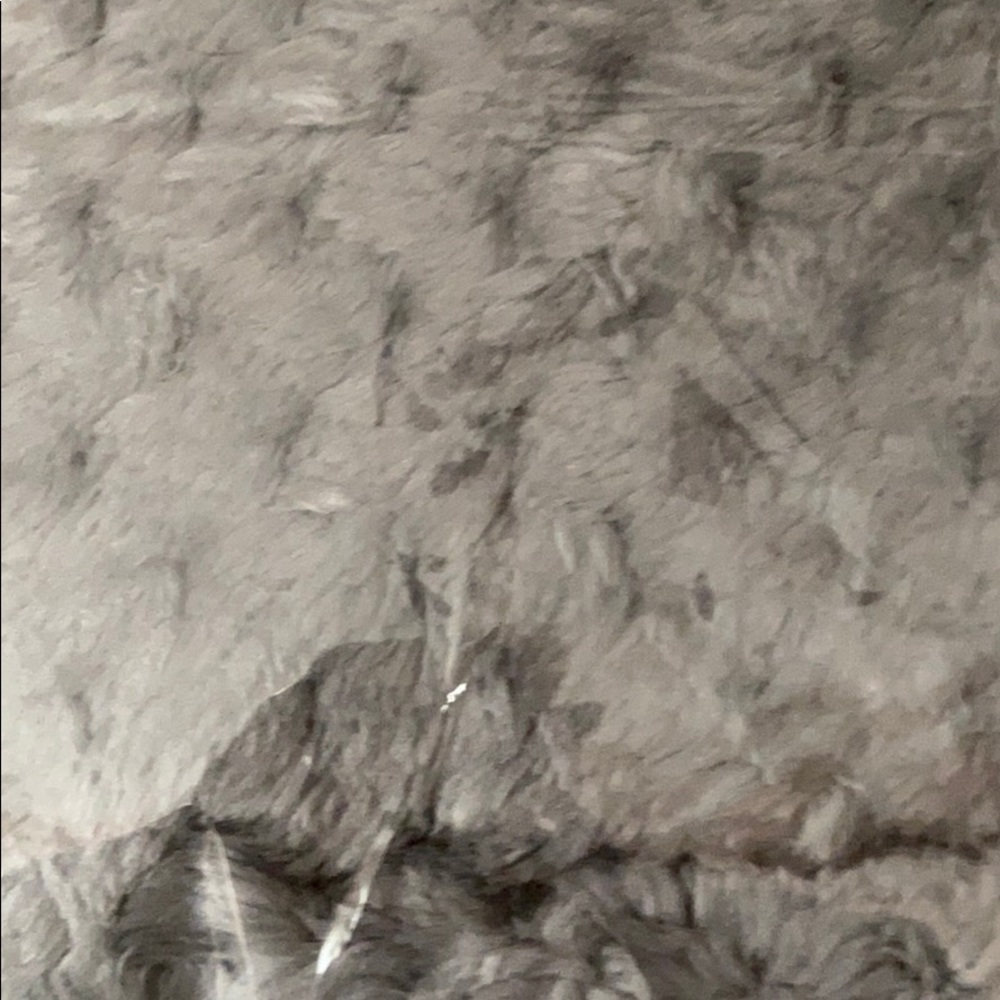 New Waffle Pattern Fleece Throw. - Picture 7 of 8